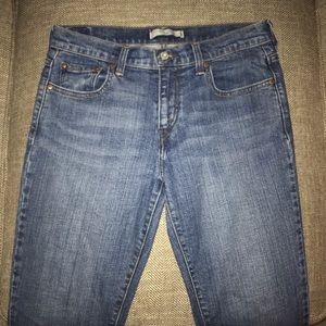 EUC Levi’s 505 Straight Leg Jeans Size 8.